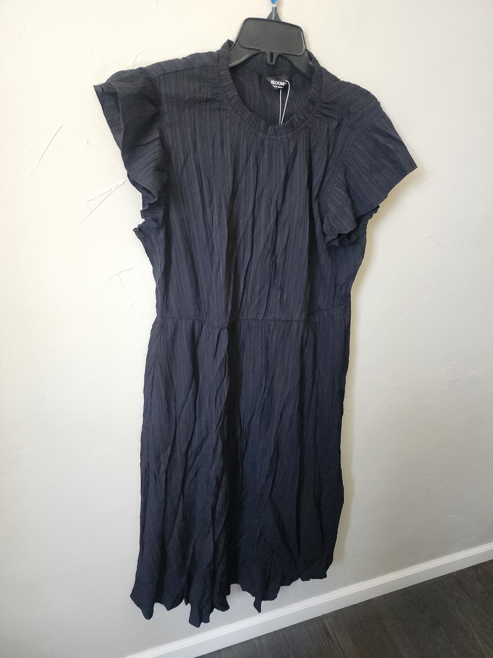 BloomChic Crinkle Midi Dress Size 1x NWT
